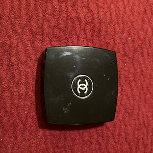 CHANEL Sleek Black Compact with Iconic Logo